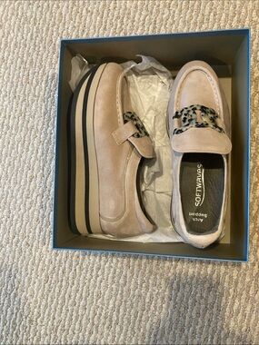 SoftWave Tan Platform Loafers with Tortoise Chain